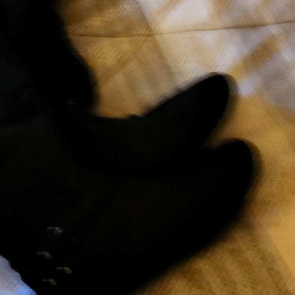 Louis Vuitton Limited Edition Boots - Picture 3 of 3